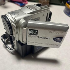 Sony Handycam DCR-PC101 MiniDV Digital Camcorder 10x Zoom Basic Functions Tested
