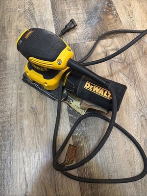DeWalt DWE6411K 1/4'' Sheet Palm Sander 2.3 Amp Sandpaper