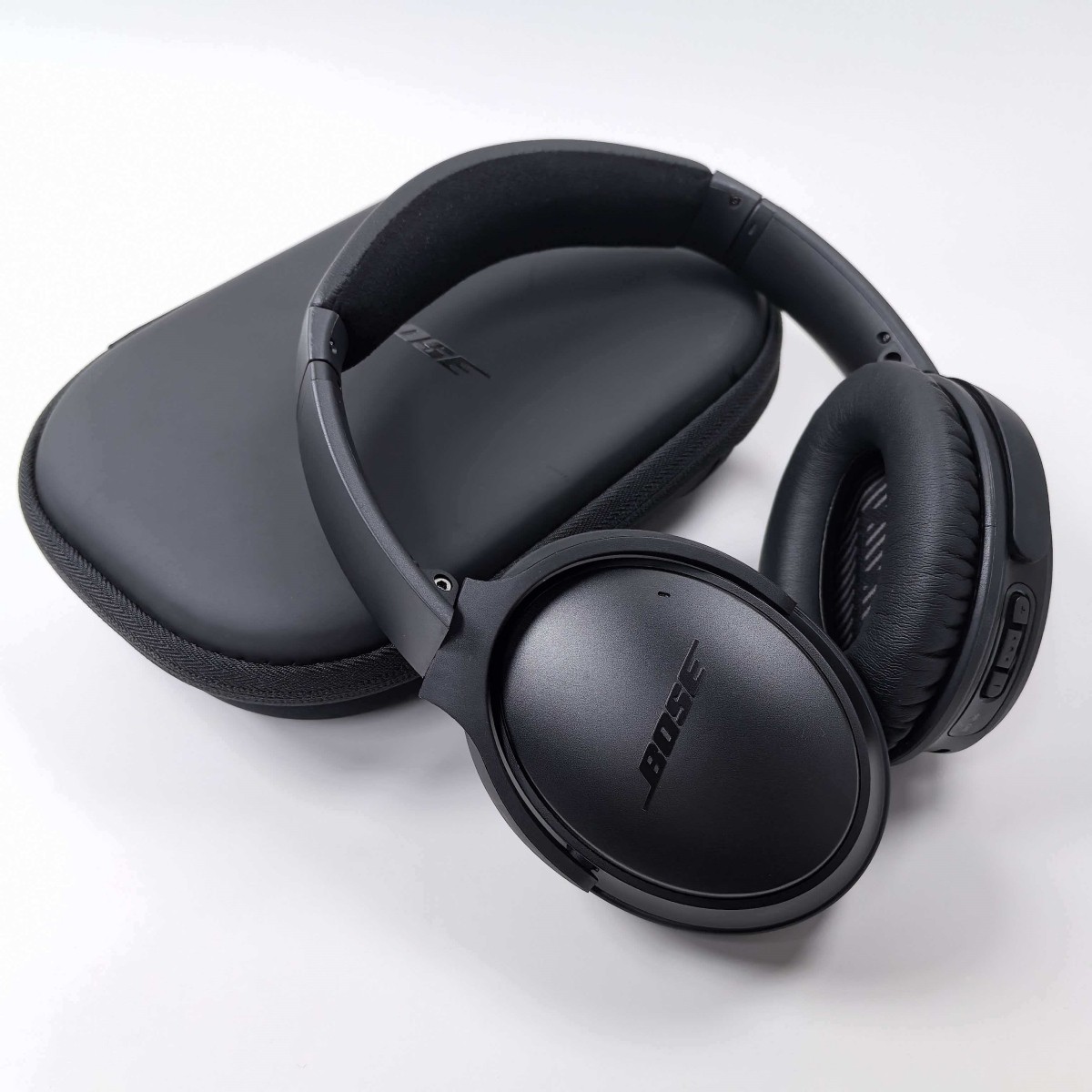 Bose QuietComfort 35 Wireless Noise Cancelling Bluetooth