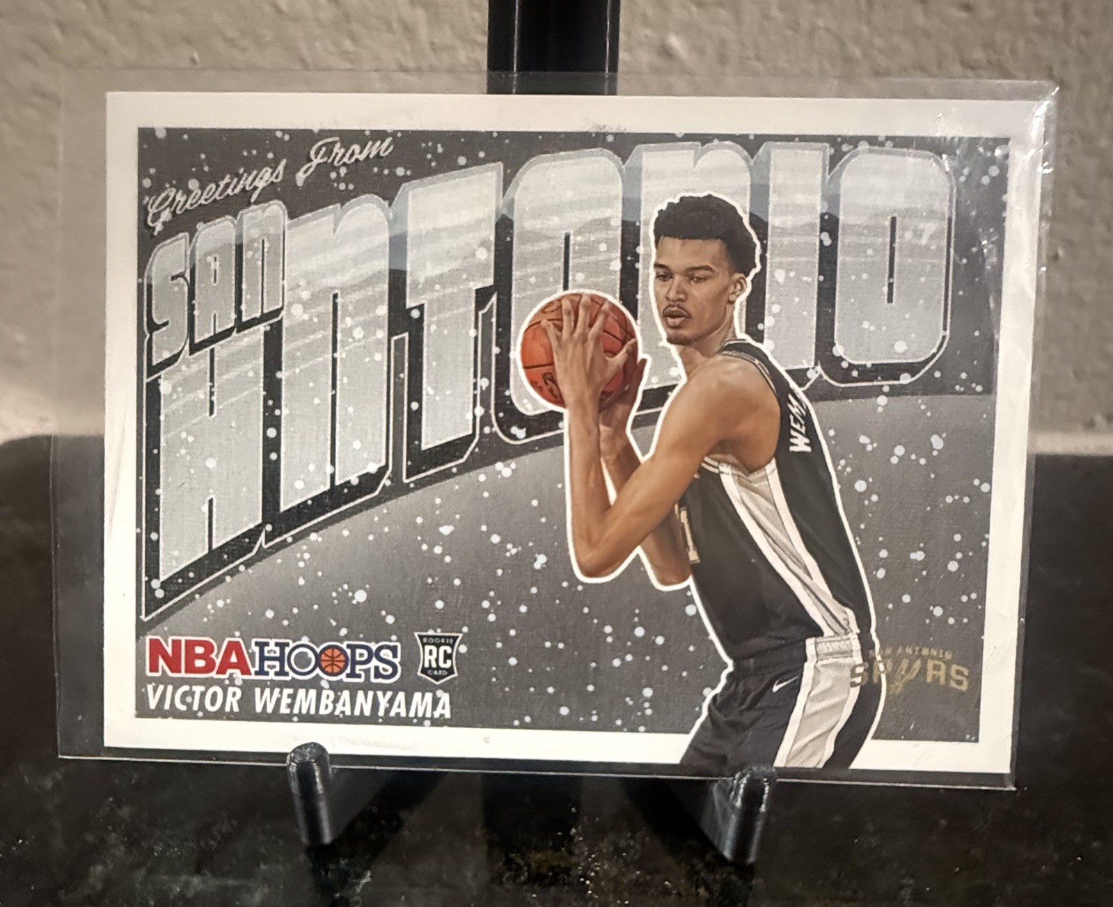 2023-24 Panini NBA Hoops - Rookie Greetings Victor Wembanyama #1 Winter (RC)