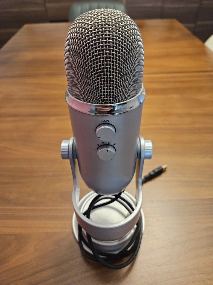 Blue Yeti USB Microphone - Silver - Image 2 of 3