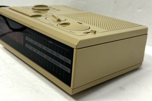 Vintage Sony Dream Machine AM/FM Alarm Clock Radio Tan ICF-C2W Tested & Working - Picture 5 of 11