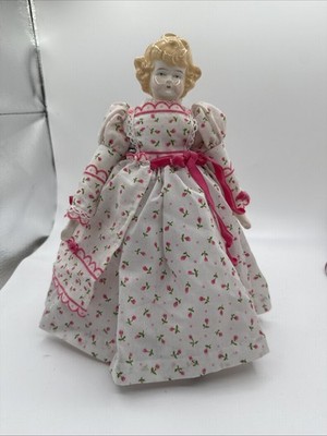 ''Sally'' Tudor Porcelain Doll 1976 In Great Condition