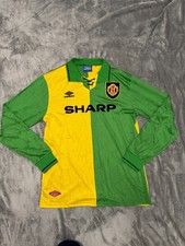 umbro  “RETRO” Manchester United 93/95 Away Men’s Jersey - Size XL & L