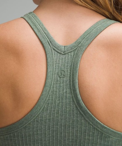lululemon Ebb to Street Tanktop Light Support, B/C Cup. Wählen Sie Ihre Farbe. Neu mit Etikett - Bild 98 von 133