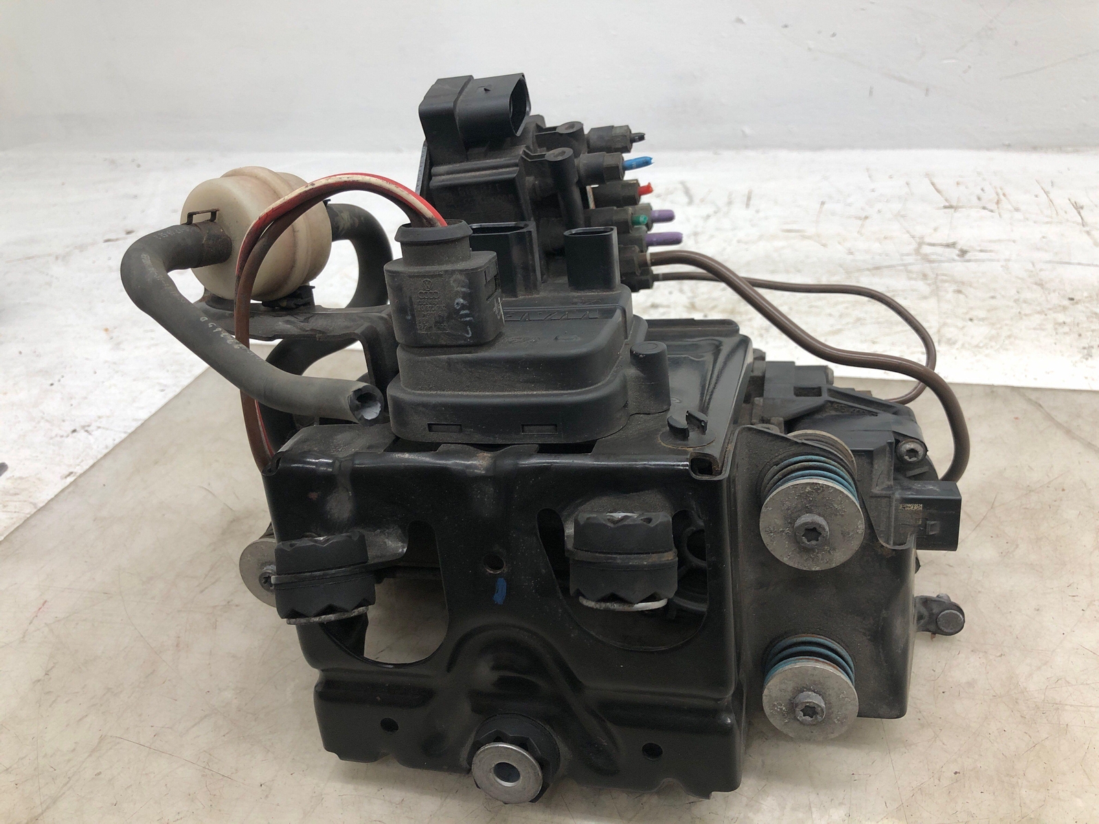 2016-2020 BENTLEY BENTAYGA AIR RIDE SUPSENSION COMPRESSOR SUPPLY UNIT 4M0616005G