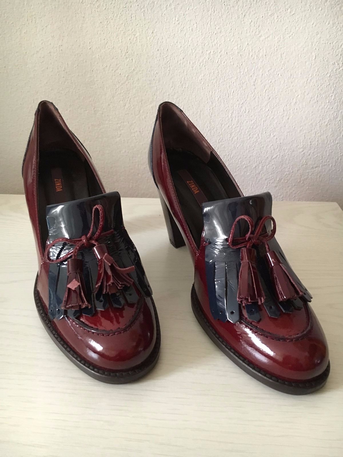 Zinda Pumps weinrot-blau Gr. 40 neuwertig NP Zinda Pumps weinrot-blau Gr. 40 neuwertig NP