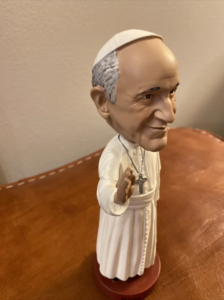 "Estatuilla cabeza bobble Royal Bobbles Papa Francisco 8""" Foto 2 de 4