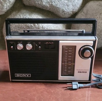 Vintage Sony Transistor Radio  TFM-7350W Super Sensitive Works!
