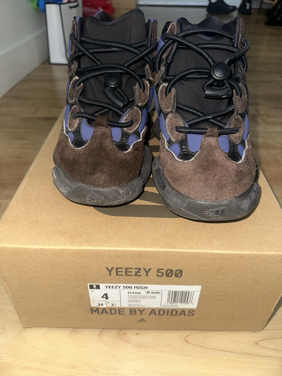 SAOLA Adidas Yeezy 500 Tyrian taglia 4