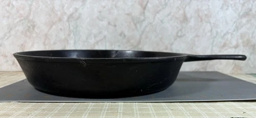 Wagner Ware No. 10 Cast Iron 11 3/4 Inch Skillet Frying Pan Vintage USA