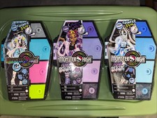 monster high fearidescent Frankie & Clawdeen & Skulltimate Secret Frankie