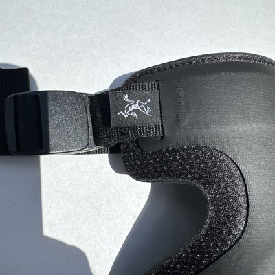 個人装備 ARC&#39;TERYX - ARC&#39;TERYX LEAF COMBAT KNEE CAPS/BLK Arc'teryx LEAF Combat Knee Caps