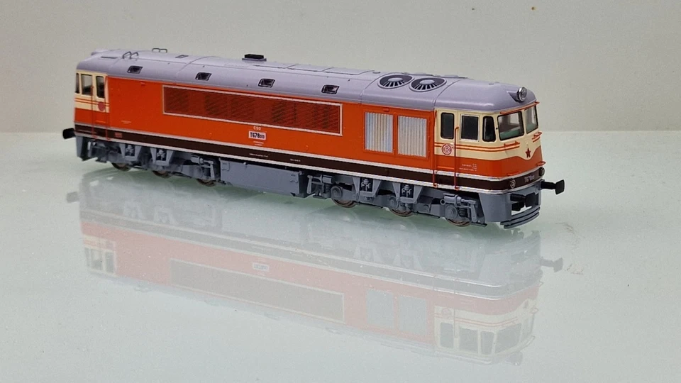 MTB H0 Diesellokomotive T679 013 CSD "Orange" Ep.IV NEU OVP - Bild 4 von 4