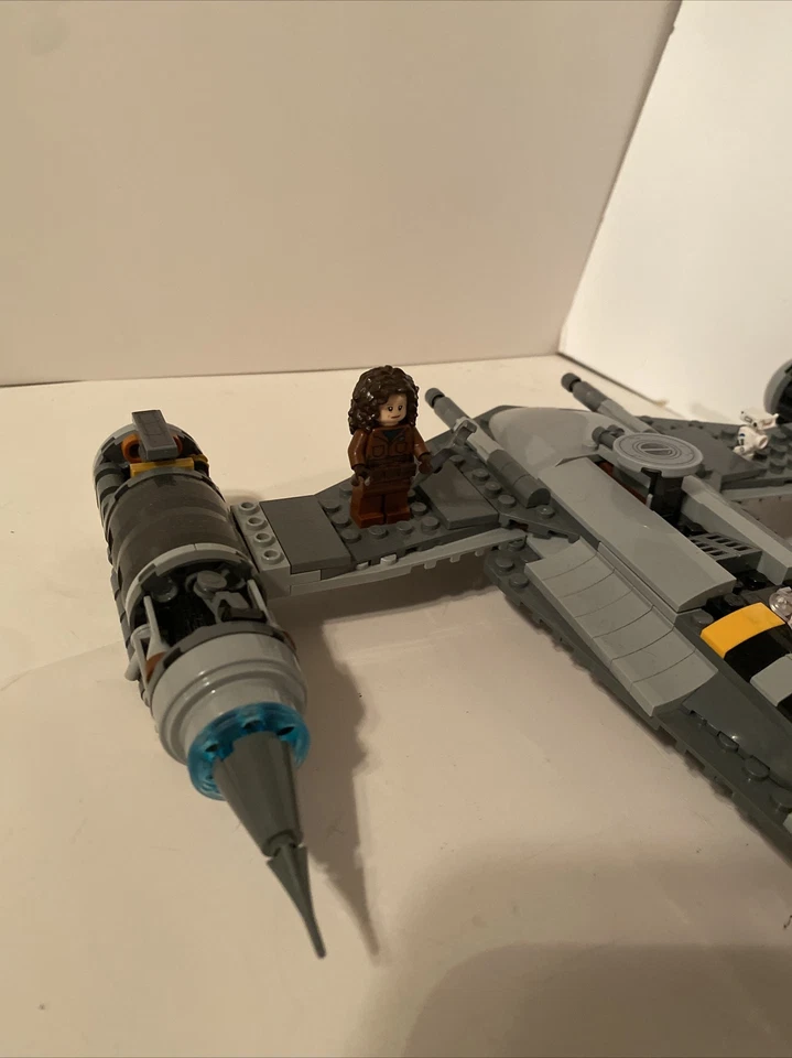 Lego Star Wars # 75325 Authentic With Minifigures And Instructions PLEASE READ - Image 3 of 4