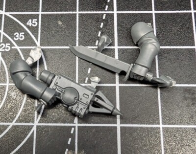 Kill Team Salvation Space Marine Scouts - Hunter Greifer Launcher & Kampfklinge