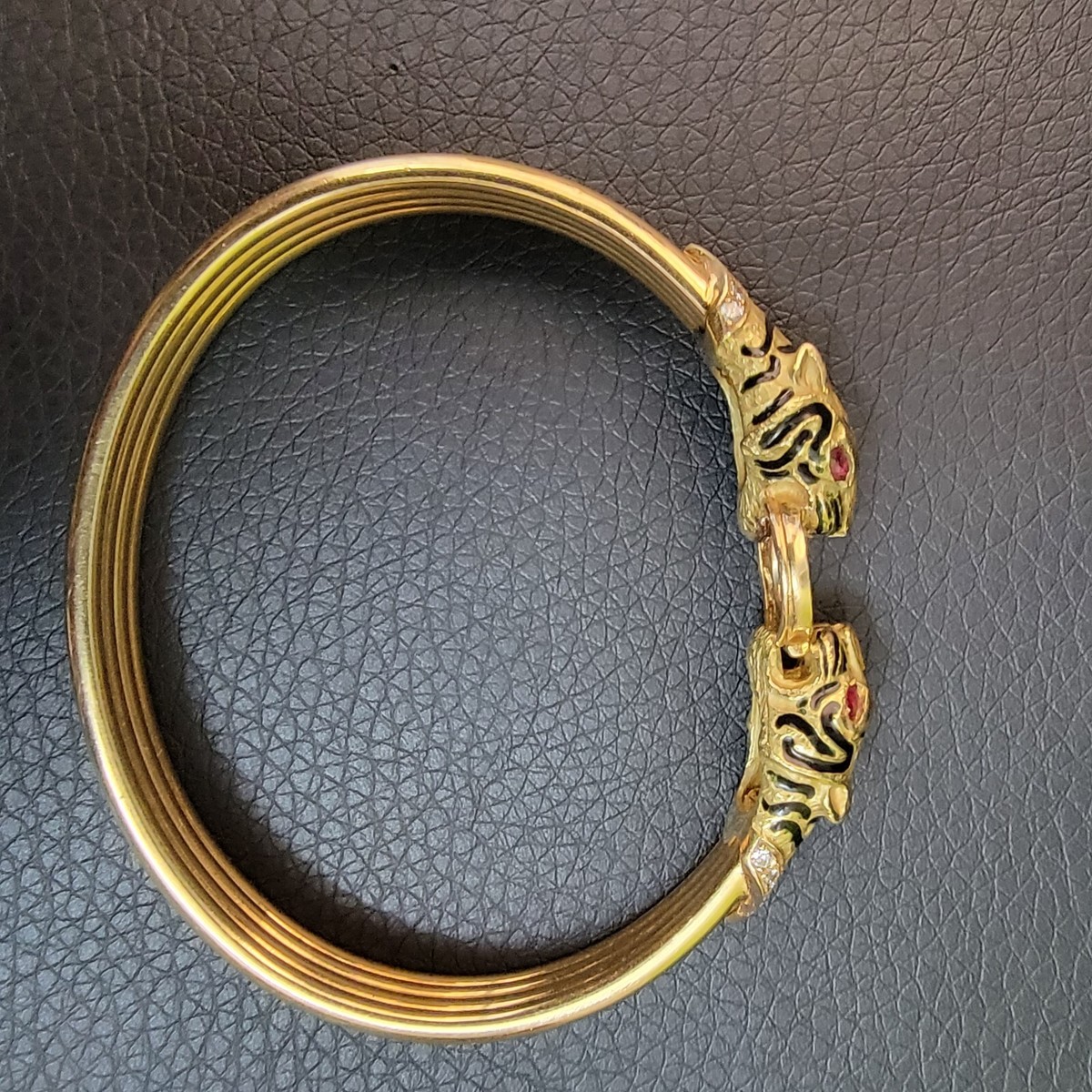 Tiger Heads Diamond & Ruby Enameled 18Kt Gold Hinged Bangle