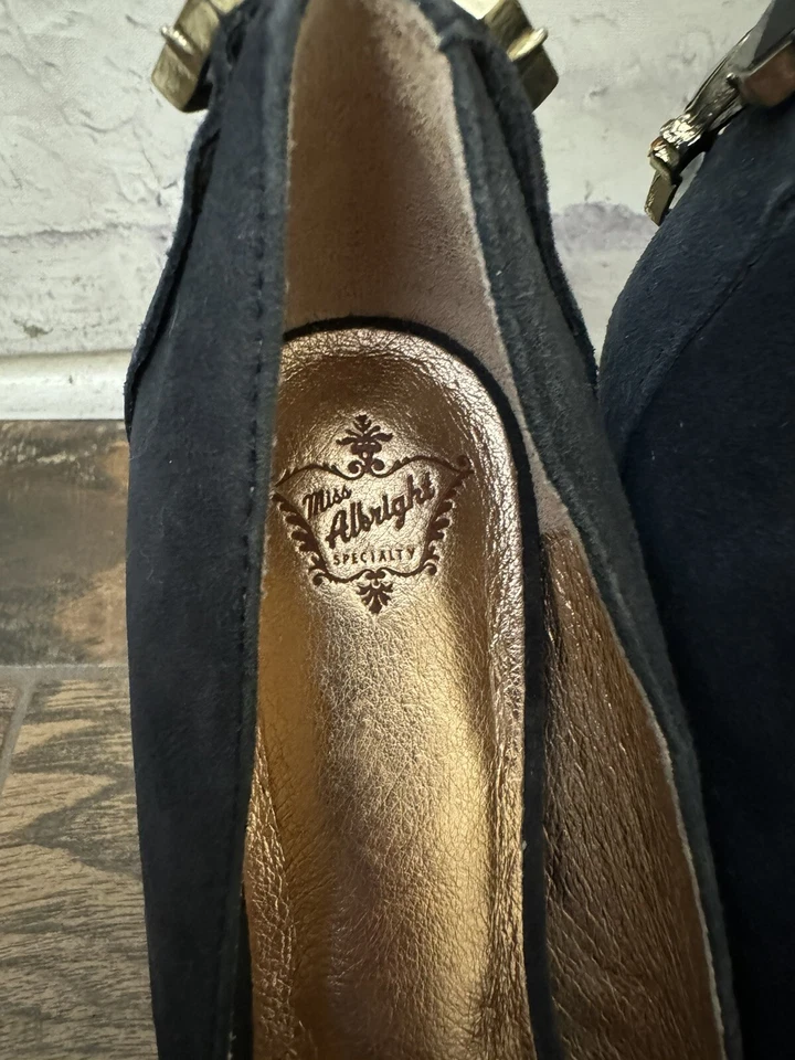 Zapatos de salón Anthropologie Miss Albright talla 8 cabochen de gamuza azul marino clásicos Foto 3 de 4