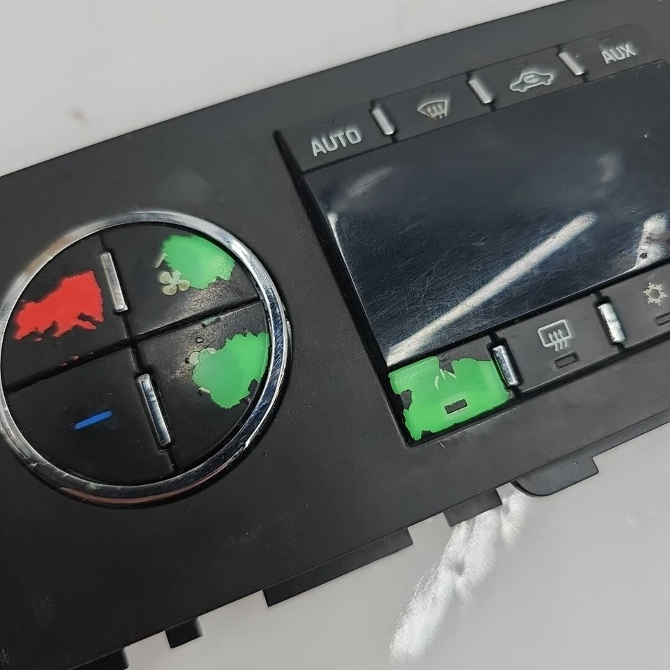 2007-2011 Tahoe Yukon Suburban Digital Climate Temp Temperature Control 15925479 - Image 2 of 4