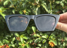 FEISEDY Black Square Cat Eye Sunglasses Retro Adult Glasses With Case