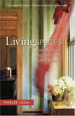 Living Spaces Bringing Style A - VERY GOOD