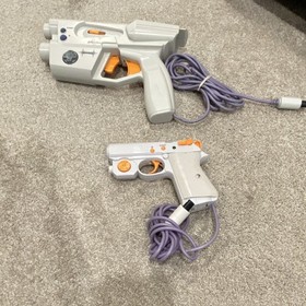 SEGA Dreamcast Console Lot: 4 Controllers, 2 Light Guns, 32 Games, GameShark