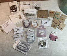 New Large Lot Of Fashion Jewelry Earrings and Necklaces Lot Of 26 SEE