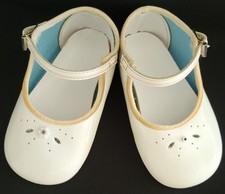 Vintage Baby Girl White Mary Jane Buckle Shoes Leather Size 2  4 x2 " Cleaned
