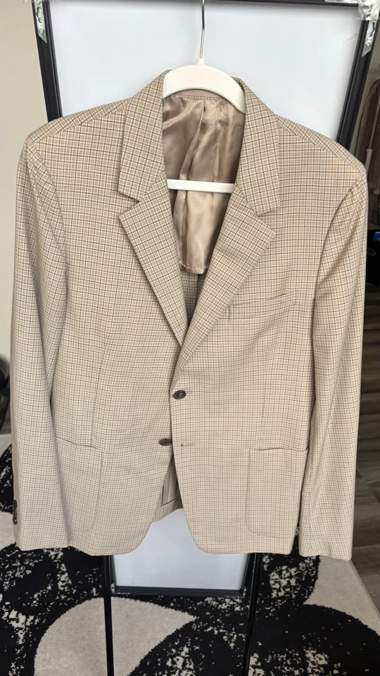 Prada Men’s Beige 2 Button Blazer (88% Virgin Wool; 12% Mohair) Size 52R - Image 2 of 4
