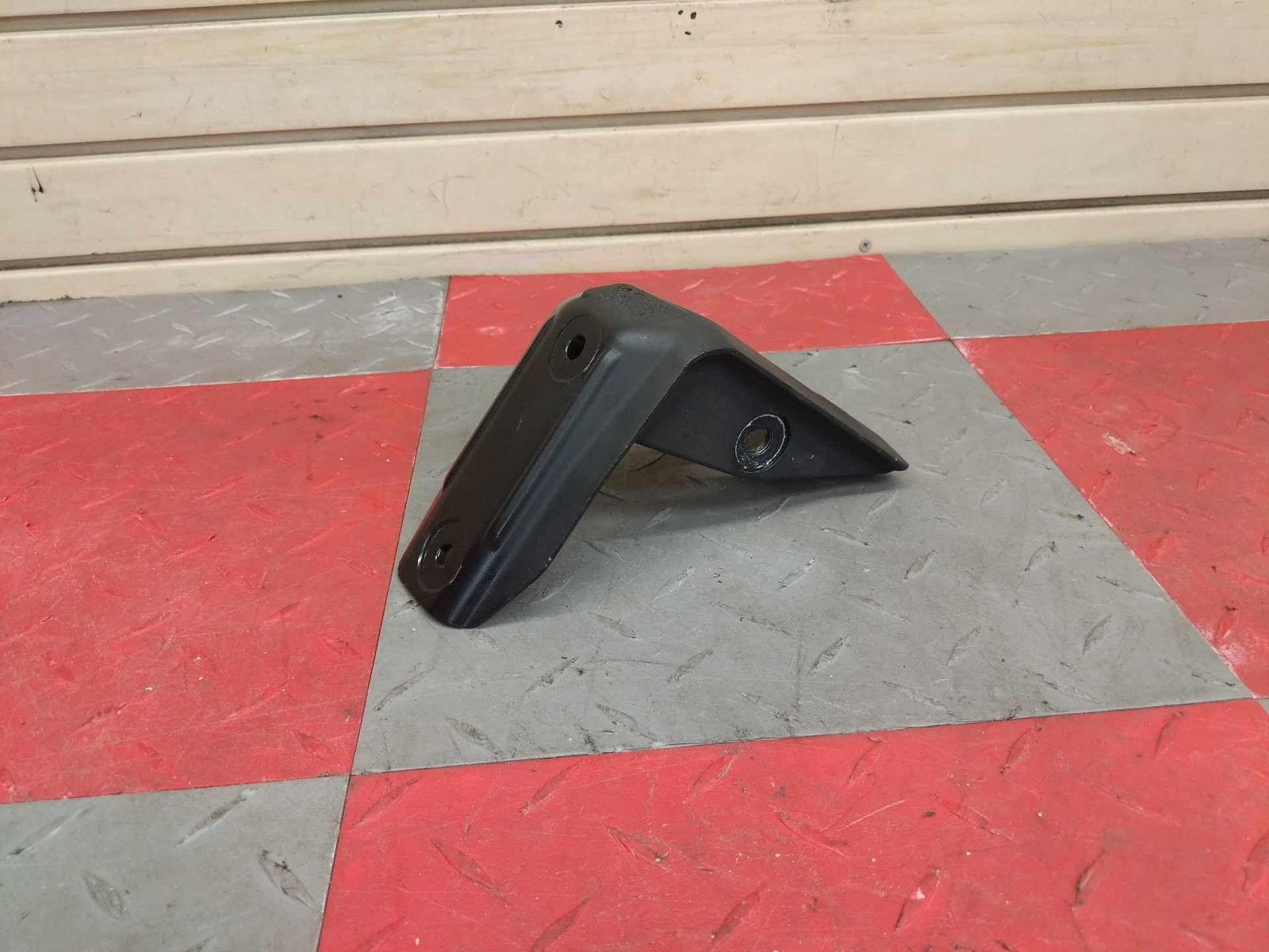 2015 Lamborghini Huracan LP610-4 OEM RH Front Strut Support Bracket P/ 4T0805518