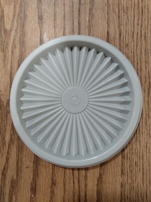 Vintage Tupperware #812-56 Gray Servalier 5'' Round Storage Lid