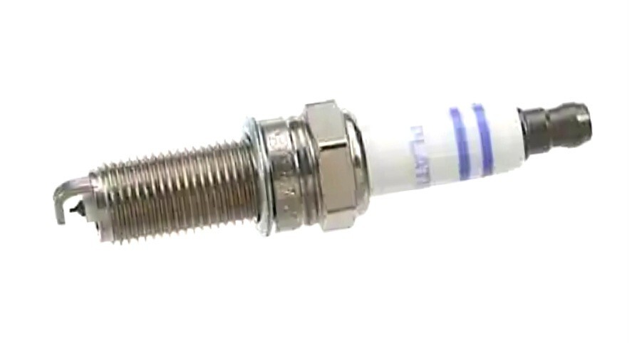 4 New Bosch Platinum Spark Plugs #6713. Fits LFR5AGP, AP5125, 5018, 5923 . 