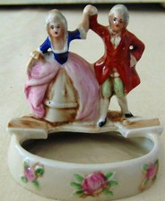 Ancien cendrier en porcelaine couple danseur