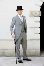 Slim Fit Tailcoat Grey Groom Tuxedos Best Men Formal Wedding 3 Pieces Prom Suits