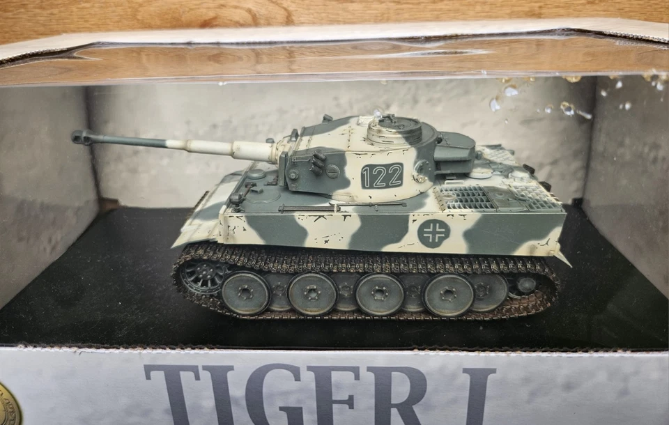 DRAGON ARMOR TIGER I TANQUE PRODUCCIÓN INICIAL INVIERNO CAMUFLAJE ESCALA 1:35 SIN USAR, EN CAJA Foto 2 de 4