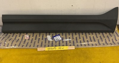 NEW 2019-2024 Volvo XC40 Front Right Passenger Lower Door Molding