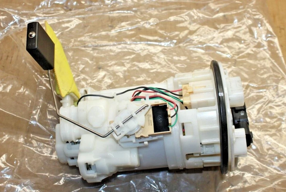 Bomba de combustible híbrida Lexus RX450H RX450HL 2019-2022 Foto 3 de 4