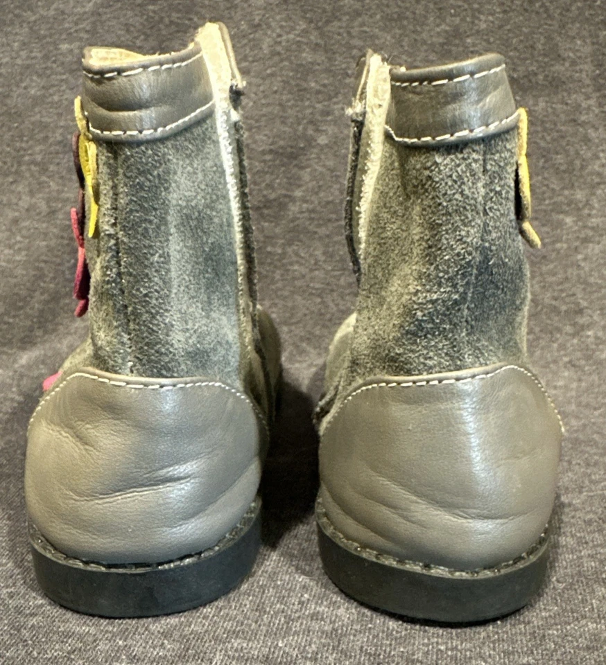 Botas grises con flores See Kai Run para niñas pequeñas talla 6 Foto 4 de 4