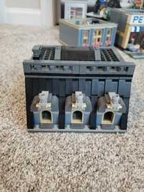 LEGO Creator Expert Pet Shop 10218 With Instructions and Box