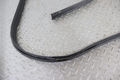 1988 Porsche 928 Rear Hatch Weather Stripping Gasket Seal - Bild 18 von 24