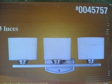 NIB: Elegant 3-Light Bathroom Vanity or Wall Light Brushed Nickel Finish 