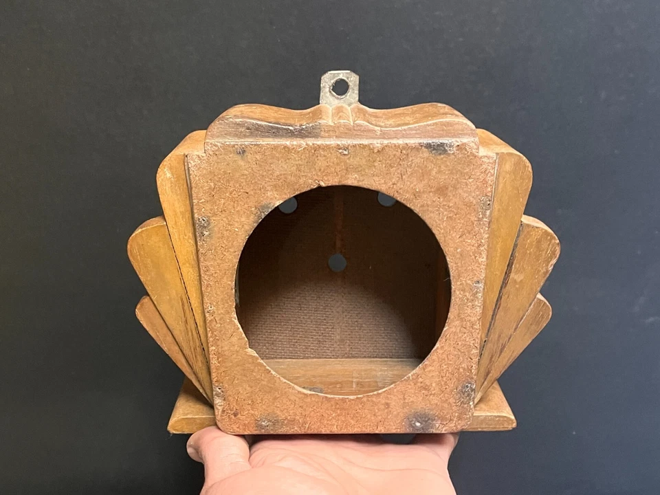 Antiguo reloj despertador de mesa colgante de pared tallado a mano de madera vintage vitrina caja Foto 4 de 4