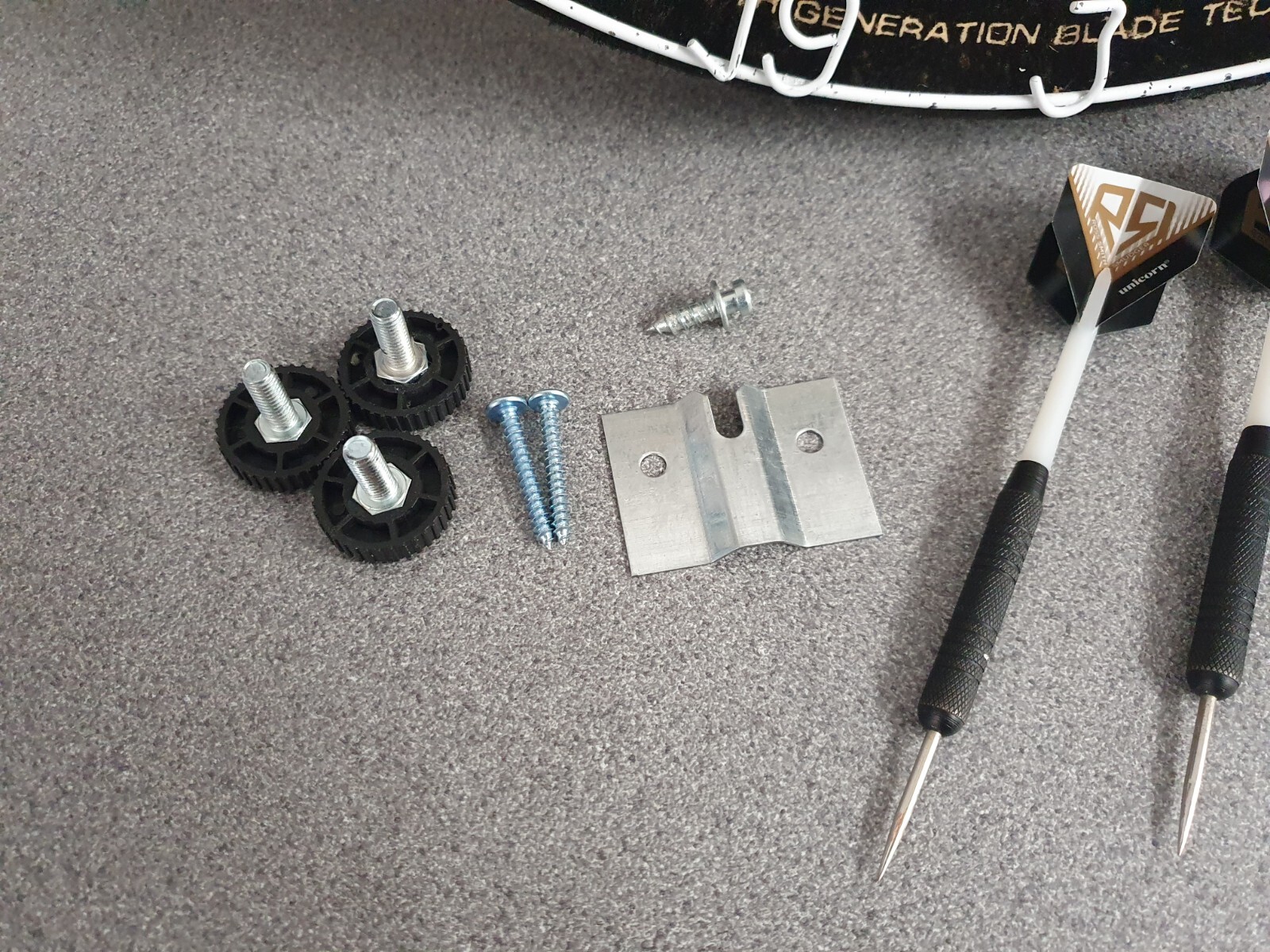 WINMAU BLADE 5 DARTBOARD + DARTS + ACCESSORIES eBay