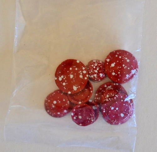 Miniature Red Metal Spatter-ware Plates/Bowls, Set of 12: Dollhouse 1:12 - Picture 2 of 2