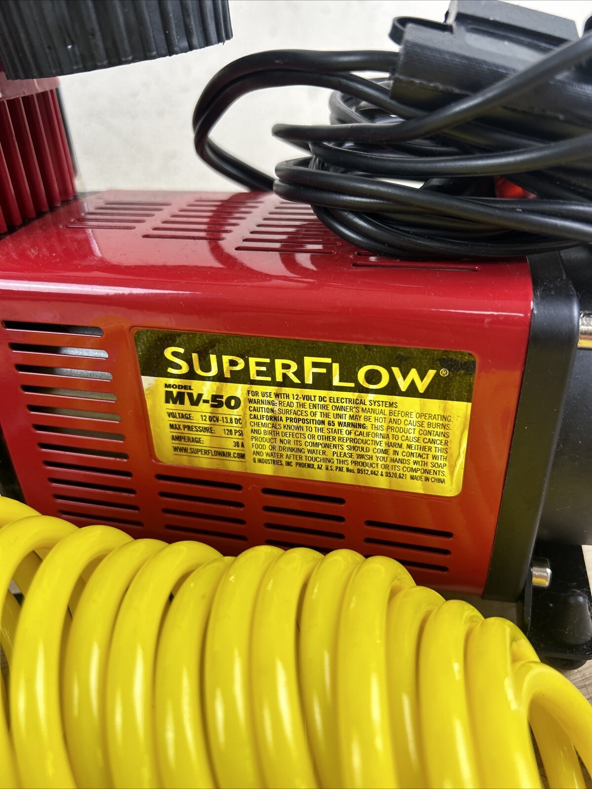 SUPERFLOW 12volt, 30 amp 120 PSI Air Compressor Tire Ball Inflator MV