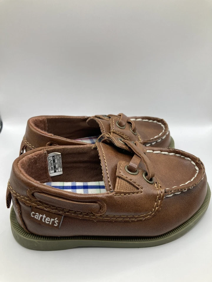 Mocasín de cuero marrón Carter’s 4sm para niño pequeño Foto 4 de 4