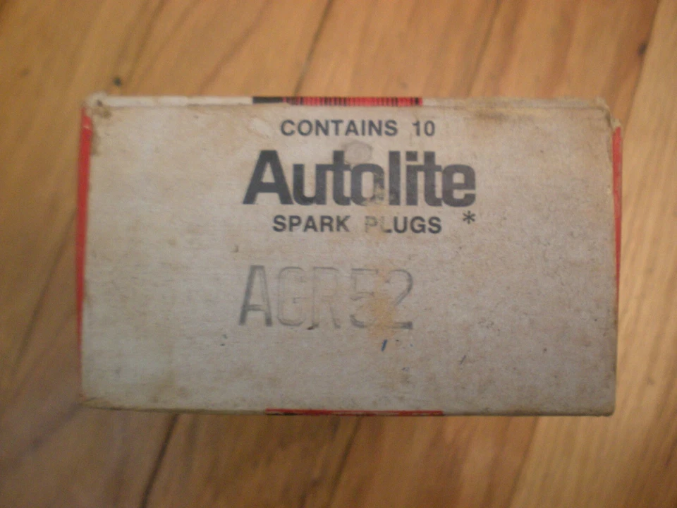 Nuevo de Lote Antiguo 1976 Ford Bronco F100 F250 F350 302 Bujías AGR-52 Autolite Foto 3 de 3