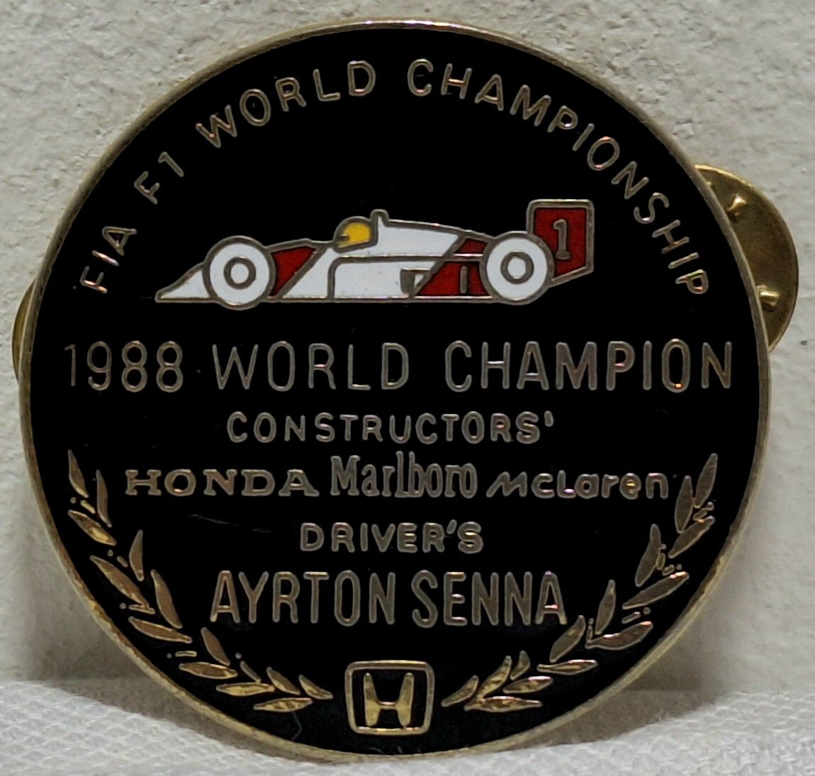 その他 1988 F1 WORD CHAMPIONSHIP HONDAMarlboro ORIGINAL VINTAGE PIN BADGE AYRTON SENNA 1988 F1 WORLD