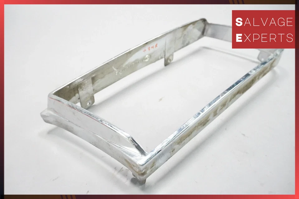 Borde bisel faro derecho Jaguar XJ6 XJ12 XJS 1988-1994 JLM2014 Hella 13726800 Foto 2 de 4