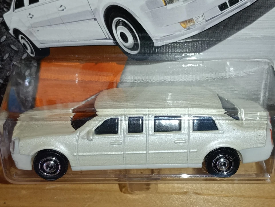 Matchbox Superfast / MB 974 - Cadillac One - White- Model Limousine x1 - Image 2 of 4